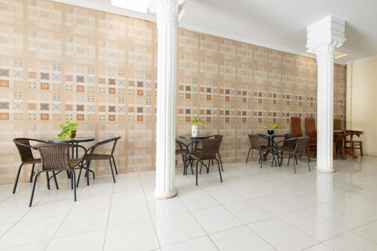 Spot On 2419 Rumah Nugraha Hotel Syariah Yogyakarta Exterior foto